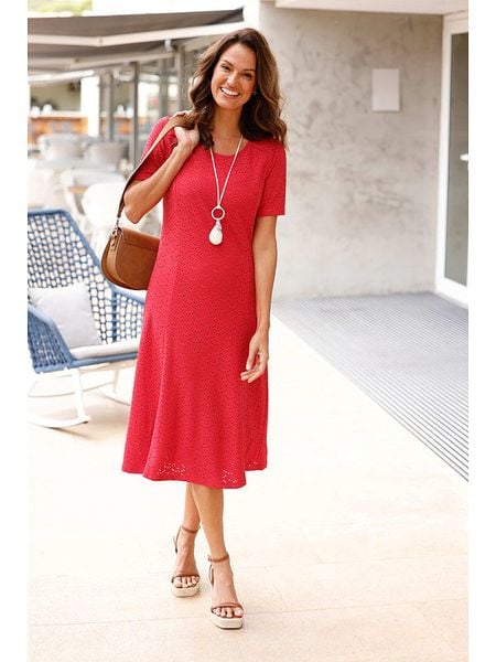 WITT WEIDEN Sukienka w kolorze czerwonym rozmiar: 22. Czerwone sukienki WITT WEIDEN, na co dzień, bez wzorów, bez kołnierzyka, bez ramiączek, midi, proste. Za 61.02 zł.