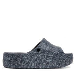 Klapki Melissa. Czarne klapki Melissa, bez wzorów, bez obcasa. Za 349.99 zł.