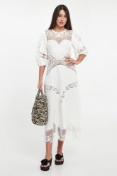 Sukienka midi ażurowa TWINSET. Sukienki Twinset Milano, w ażurowe wzory, bez kołnierzyka, bez ramiączek, midi. Za 1,689.00 zł.