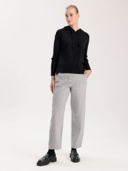 BGN Sweter w kolorze czarnym rozmiar: 40. Czarne swetry BGN, bez wzorów, z wełny, bez ramiączek. Za 105.63 zł.