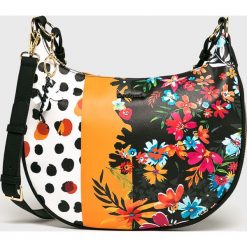 Desigual - Torebka. Czarne torby na ramię Desigual, bez wzorów, z materiału, casualowe, na ramię, średnie, z nadrukiem, bez dodatków. W wyprzedaży za 179.90 zł.