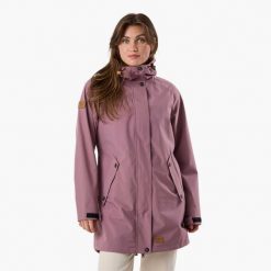 Płaszcz wiatroszczelny damski Swedemount Sarek Coat 2.0. Fioletowe płaszcze SWEDEMOUNT, s, bez wzorów, z materiału, z kapturem. Za 359.99 zł.