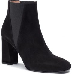 Botki POLLINI - SA21218G18TA0000 Nero. Czarne botki Pollini, bez wzorów, ze skóry, bez obcasa, na obcasie, bez zapięcia. Za 1,489.00 zł.