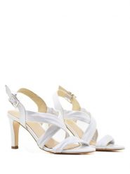 ELODIE Skórzane sandały w kolorze białym rozmiar: 41. Białe sandały ELODIE, bez wzorów, ze skóry, z otwartym noskiem, bez obcasa, na koturnie, bez zapięcia. Za 135.49 zł.