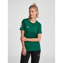 Koszulka sportowa z krótkim rękawem damska Hummel hmlGO cotton. Zielone koszulki sportowe Hummel, bez wzorów, bez ramiączek, do piłki nożnej. Za 59.00 zł.