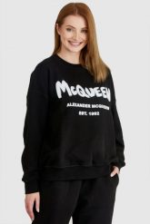 ALEXANDER MCQUEEN Czarna bluza damska z logo. Czarne bluzy Alexander McQueen, s, bez wzorów, z bawełny, bez kaptura. W wyprzedaży za 1,139.99 zł.