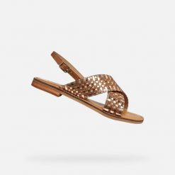 Sandały damskie Geox Maddalusia. Brązowe sandały Geox, bez wzorów, z materiału, eleganckie, bez obcasa, bez zapięcia. Za 383.50 zł.