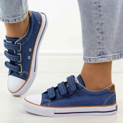 Jeansowe trampki damskie American Club Lh125. Niebieskie trampki American CLUB, bez wzorów, z jeansu, bez zapięcia. Za 99.00 zł.