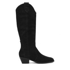 Kozaki Badura. Czarne kozaki Badura, bez obcasa, na słupku, bez zapięcia. Za 549.99 zł.