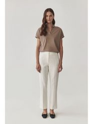 TATUUM Spodnie chino w kolorze białym rozmiar: 44. Białe spodnie materiałowe Tatuum, na co dzień, bez wzorów, z podwyższonym stanem. Za 204.45 zł.