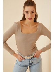 Happiness Istanbul Koszulka w kolorze beżowym rozmiar: M. Brązowe bluzki Happiness Istanbul, m, bez wzorów, bez kołnierzyka, bez ramiączek. Za 43.99 zł.