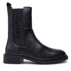 Botki s.Oliver. Czarne botki S.Oliver, bez wzorów, bez obcasa, na płaskiej podeszwie, bez zapięcia. Za 469.99 zł.