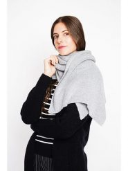 William de Faye Szal w kolorze jasnoszarym rozmiar: onesize. Szare szaliki William de Faye, bez wzorów, z materiału. Za 113.99 zł.