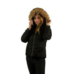 Kurtka przeciwdeszczowa dla kobiet do jazdy konnej Flags&Cup Forssa. Czarne kurtki sportowe FLAGS&CUP, na zimę, bez wzorów, bez kaptura, do jazdy konnej. Za 845.00 zł.