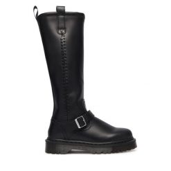 Kozaki Dr. Martens. Czarne kozaki Dr. Martens, bez obcasa, na płaskiej podeszwie, bez zapięcia. Za 1,179.00 zł.