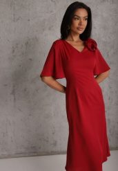 Czerwona Zwiewna Sukienka Wieczorowa VICES z Aplikacją 3D w Kształcie Kwiatu Themira. Czerwone sukienki Renee, l, z aplikacjami, eleganckie, bez kołnierzyka, bez ramiączek, midi, kopertowe. Za 149.99 zł.