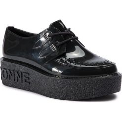 Półbuty MELISSA - Creeper + A La Garconn 32483 Black/Black 50481. Czarne czółenka Melissa, bez wzorów, z materiału, bez obcasa, na koturnie, bez zapięcia. W wyprzedaży za 359.00 zł.