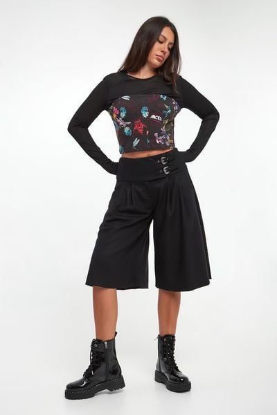 Bermudy damskie wełniane VERSACE JEANS COUTURE. Szorty Versace Jeans Couture, bez wzorów, z jeansu. Za 1,919.00 zł.