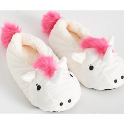 Kapcie jednorożce - Biały. Obuwie domowe marki Sinsay. Za 29.99 zł.