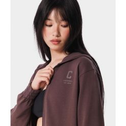 Rozpinana bluza sportowa dla kobiet Carpatree Varsity Chic. Brązowe bluzy Carpatree, bez wzorów, bez kaptura. Za 269.99 zł.