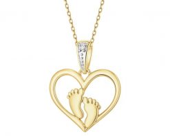Zawieszka z żółtego złota z diamentem - serce, stópki - 0,005 ct - próba 375. Żółte skarpety Apart, bez wzorów. Za 829.00 zł.