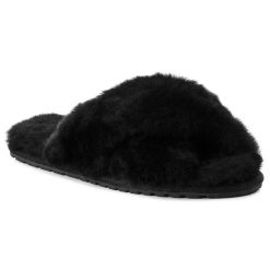 Kapcie EMU Australia. Czarne obuwie domowe EMU Australia, bez wzorów, bez zapięcia. Za 209.99 zł.