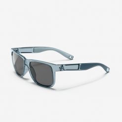 Okulary przeciwsłoneczne kat. 3 MH 140. Niebieskie okulary przeciwsłoneczne DECATHLON, bez wzorów, z kauczuku, sportowe. Za 59.99 zł.