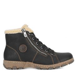 Botki Rieker. Czarne botki Rieker, bez wzorów, bez obcasa, na płaskiej podeszwie, bez zapięcia. Za 258.99 zł.