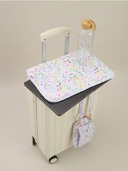 Etui na laptopa z kwiatowym motywem - wielobarwny. Torby na laptopa Sinsay, bez wzorów. Za 25.99 zł.