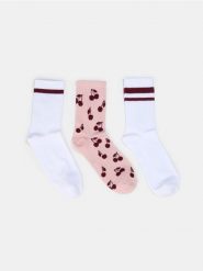 Prążkowane skarpetki z bawełną z motywem wiśni 3 pack - wielobarwny. Skarpety Sinsay, bez wzorów, z bawełny. Za 12.99 zł.