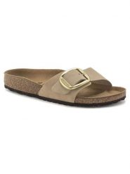 Birkenstock Skórzane klapki "Madrid Big Buckle" w kolorze beżowym rozmiar: 38. Brązowe klapki Birkenstock, bez wzorów, z nubiku, z otwartym noskiem, bez obcasa. Za 439.24 zł.