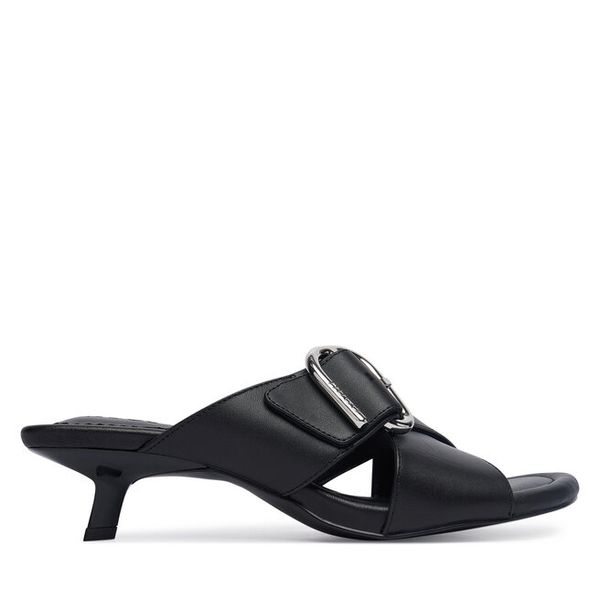 Klapki HUGO. Czarne klapki Hugo, bez wzorów, bez obcasa. Za 899.99 zł.