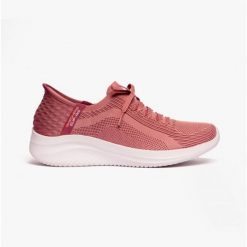 Buty do chodzenia damskie Skechers Slip-ins Ultra Flex 3.0. Czerwone obuwie sportowe Skechers, z materiału, bez zapięcia, trekkingowe. Za 299.00 zł.