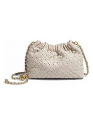 SUVRAI Torebka w kolorze kremowym - 21 x 15 x 7 cm rozmiar: onesize. Brązowe torby na ramię SUVRAI, bez wzorów, z materiału, na ramię, bez dodatków. Za 121.99 zł.