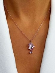 Les Petites Précieuses Pozłacany naszyjnik z zawieszką - dł. 16 cm rozmiar: onesize. Różowe naszyjniki Les Petites Précieuses, z ametystem, pozłacane. Za 252.99 zł.