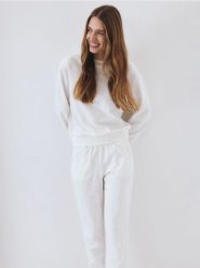 Gładka bluza z bawełną - złamana biel. Bluzy Reserved, l, bez wzorów, z bawełny, bez kaptura. W wyprzedaży za 29.99 zł.