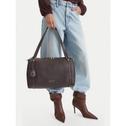Torebka Nine West. Brązowe torebki klasyczne Nine West, bez wzorów, bez dodatków. Za 259.99 zł.