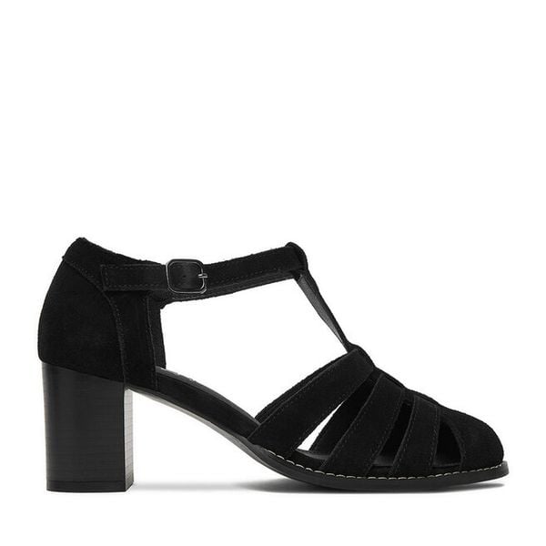 Sandały Lasocki. Czarne czółenka Lasocki, bez wzorów, bez obcasa, na obcasie, bez zapięcia. Za 249.99 zł.