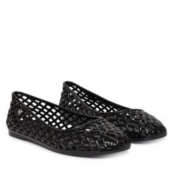 Baleriny MICHAEL Michael Kors. Czarne baleriny MICHAEL Michael Kors, bez wzorów, bez obcasa. Za 399.99 zł.