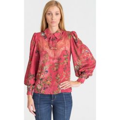 KOSZULA ELISABETTA FRANCHI W KWIATY. Różowe koszule Elisabetta Franchi, bez wzorów, z koronki, bez kołnierzyka, bez ramiączek. Za 849.50 zł.
