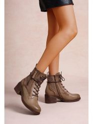 Foreverfolie Botki w kolorze beżowym rozmiar: 38. Brązowe botki Foreverfolie, bez wzorów, bez obcasa, bez zapięcia. Za 152.99 zł.