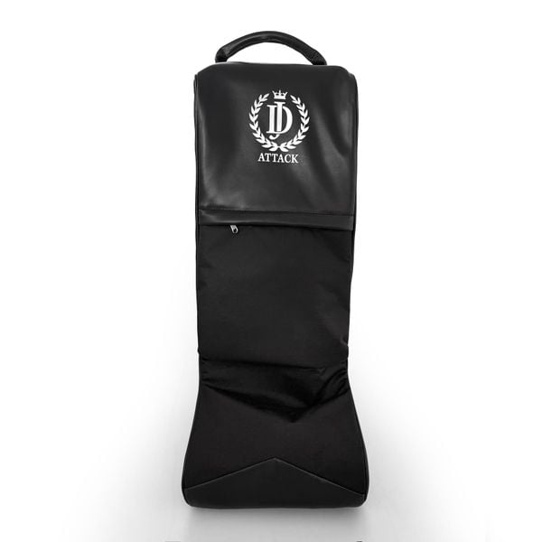Torba na buty jeździeckie Apricot Premium JD ATTACK. Czarne torby na ramię JD ATTACK, bez wzorów, z futra, eleganckie, na ramię, duże, pikowane, bez dodatków. Za 343.20 zł.