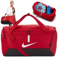 Torba sportowa Nike Academy Team Duffel treningowa ze wzmacnianym dnem 41L. Czerwone torby na ramię Nike, bez wzorów, z poliesteru, sportowe, na ramię, bez dodatków. Za 99.00 zł.