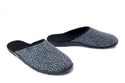 BEFADO 235D 205 niebieski, kapcie damskie. Niebieskie obuwie domowe Befado, bez wzorów, bez zapięcia. Za 64.99 zł.