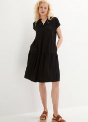 Sukienka tunikowa z delikatnej wiskozy. Czarne sukienki bonprix, bez wzorów, z dresówki, bez kołnierzyka, bez ramiączek, midi, trapezowe. Za 94.99 zł.