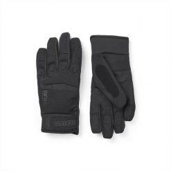 Długie wodoodporne rękawice Sealskinz Sutton. Czarne rękawiczki SEALSKINZ, bez wzorów, sportowe. Za 394.00 zł.