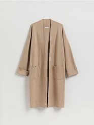Kardigan z kieszeniami - beżowy. Brązowe kardigany Reserved, l, bez wzorów, z dzianiny. Za 159.99 zł.