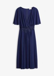 Sukienka koktajlowa z koronkowymi aplikacjami. Niebieskie sukienki bonprix, z aplikacjami, z koronki, eleganckie, bez kołnierzyka, bez ramiączek, midi. Za 289.99 zł.
