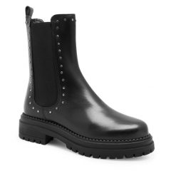 Botki Sergio Bardi. Czarne botki Sergio Bardi, bez wzorów, bez obcasa, na płaskiej podeszwie, bez zapięcia. Za 221.99 zł.