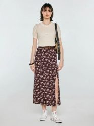 Spódnica damska midi w kwiatowy wzór brązowa Shimenita 804. Brązowe spódnice Big Star, na imprezę, l, bez wzorów, z materiału, klasyczne, midi. Za 179.99 zł.